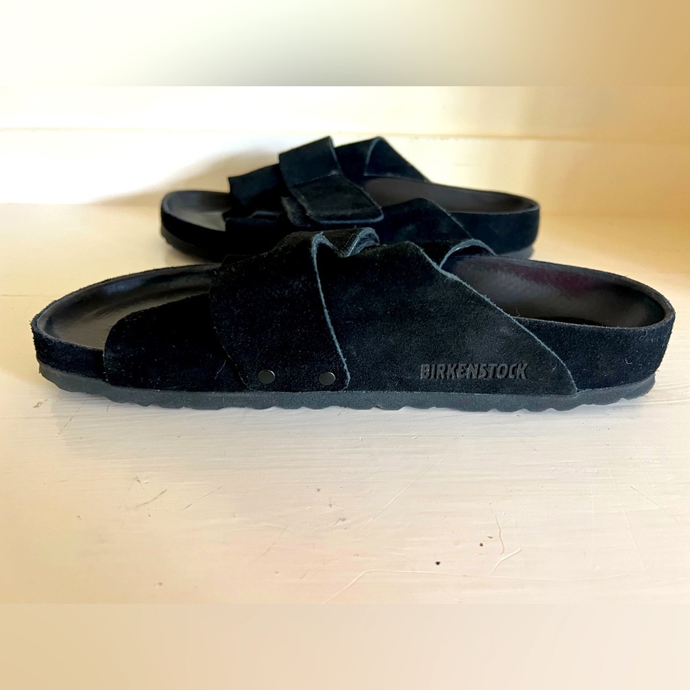 $200 Birkenstock Kyoto Luxe Black Suede Sandal - Size 40